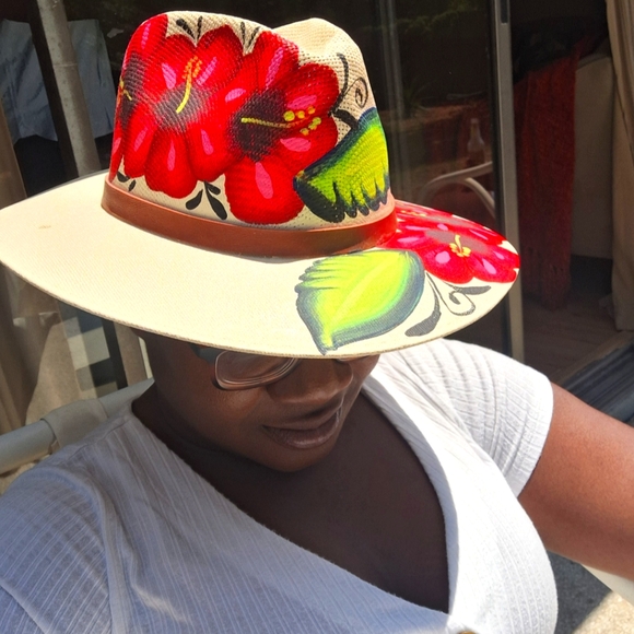 Meet your Posher, Kimberly - Picture 2 of 3